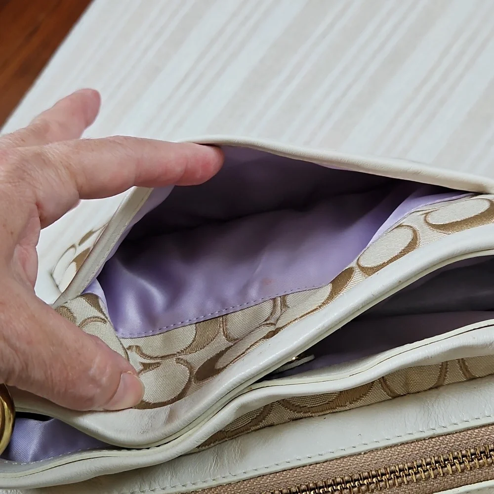 Coach Tan and Cream Signature Shoulder Bag - Picture 8 of 16